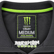 Monster Energy Poloshirt – Marken- und Größenetikett