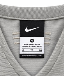 Nike Trainingsjacke – Marken- und Größenetikett